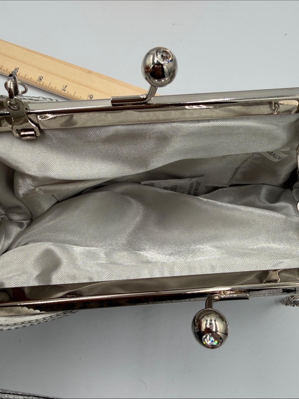 Rue21 Silver Sequin Kiss Lock Bow Clutch with Chain Strap - Picture 5 of 5